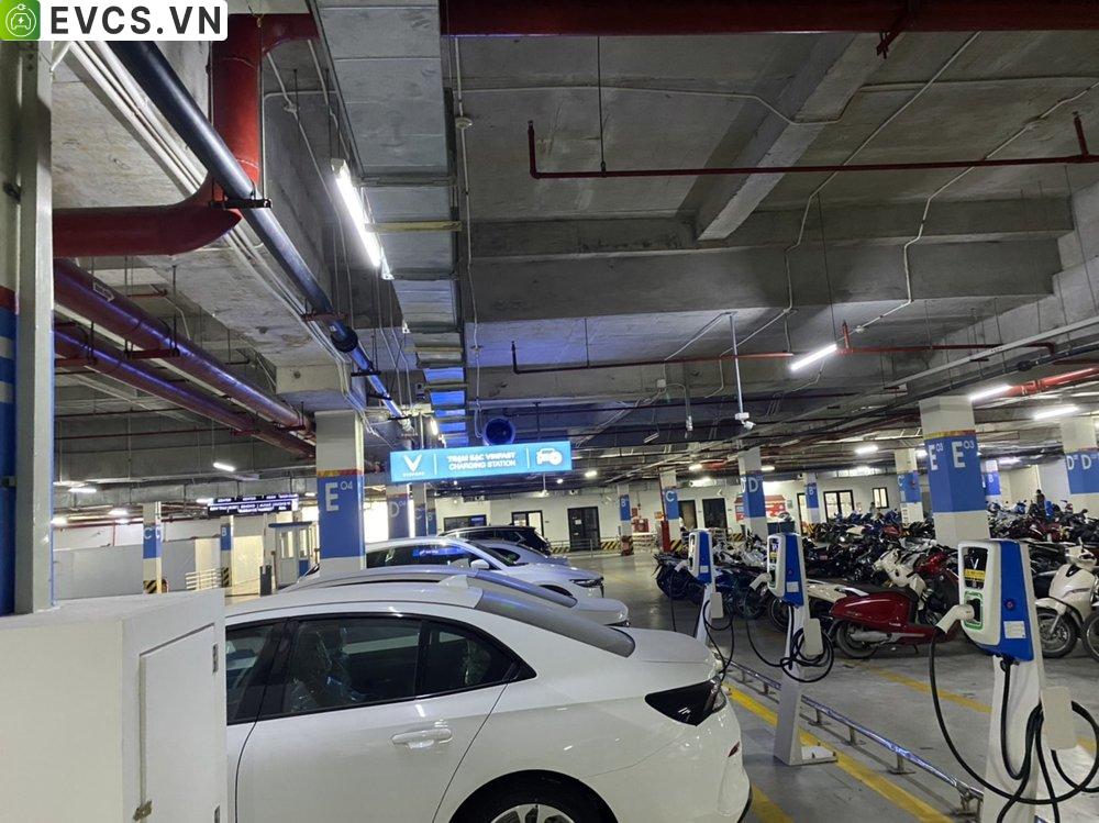 Trạm sạc tại Long Biên, Hà Nội